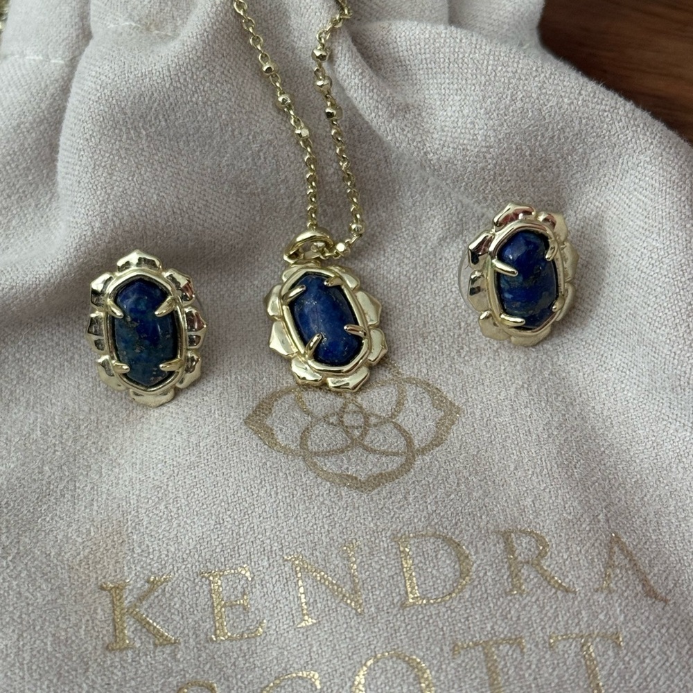 Kendra Scott Piper Gold Pendant Necklace in Blue Lapis with matching earrings